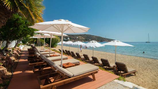 Les chaises longues de l'Hôtel Efrosini à Sifnos