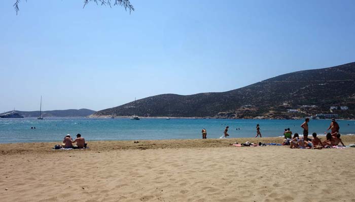 La plage de Platis Gialos à Sifnos